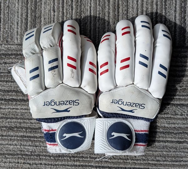 Slazenger Apex RH Batting Gloves - Junior