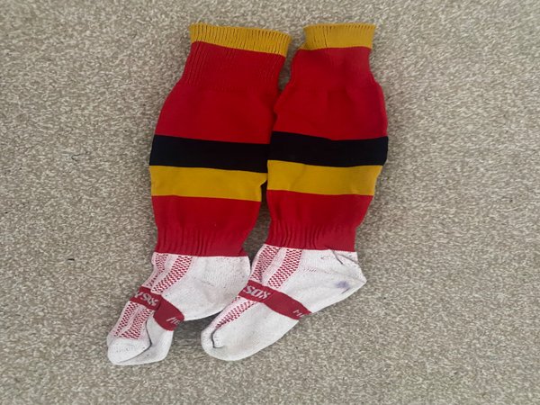 Training socks medium black red yellow