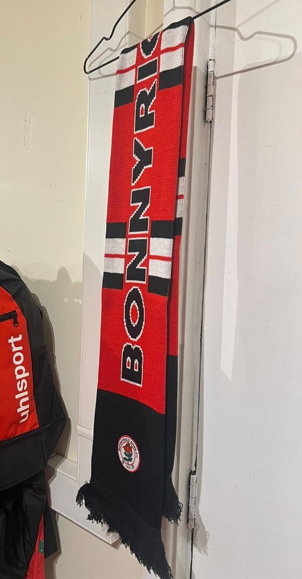 Bonnyrigg Rose scarf Black / Red