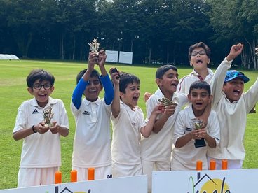 Chenies U8 Lions win the Winchmore Hill U9 Tournament!