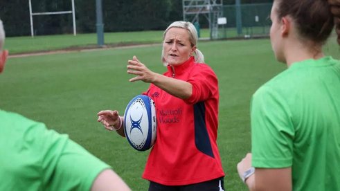 Hinckley RFC Sign Vicky Macqueen!