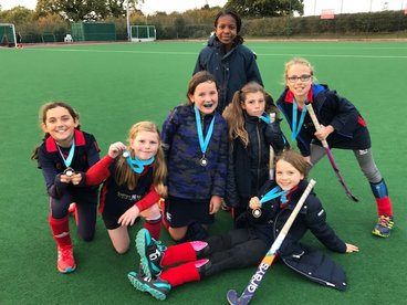 Super Starlings soar to another victory