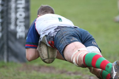 Strong D on the road from the Dee