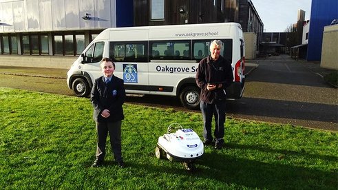 ‘Oakey’ the Oakgrove Robot Draws a Line Under Convention
