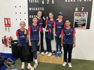 U13 Girls continue their winning ways indoors