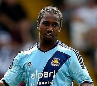 Squad Addition- Striker Jaanai Gordon joins the Club