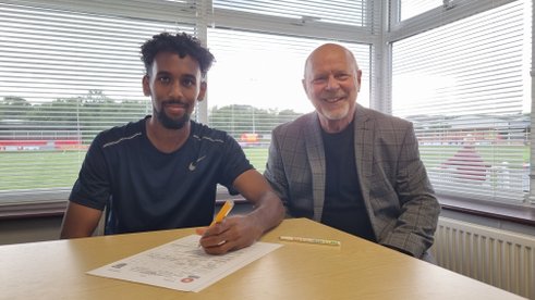Somalian international player signs for Banbury