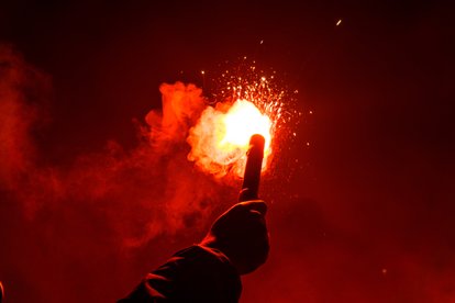 Message regarding the use of flares