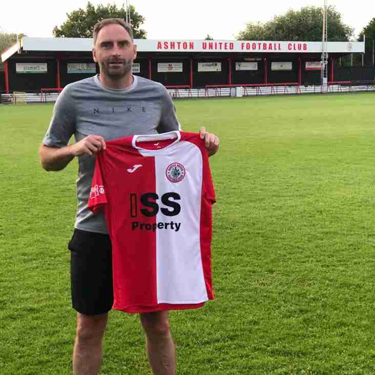 Former Premier League defender Nicky Hunt joins Ashton United