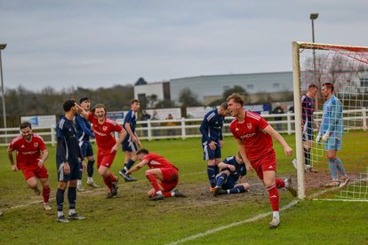 The Robins returned to winning ways with a 1-0 win over locals Lakenheath.