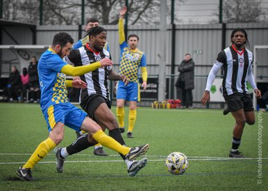 Moulton travel down to play-off hopefuls (KO 7:45)