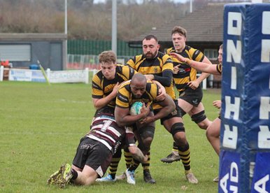 Hinckley grit not enough to hold Titans