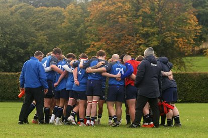 Blues hold on for away win