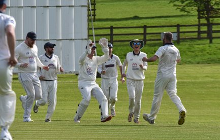 Bears off to a flier!