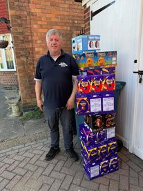 Ruddington Village FC Donate to AC Wollaton Charity