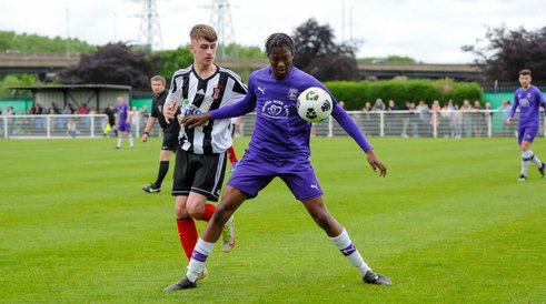 SIGNING | Full back joins from Cadbury Athletic!