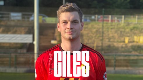 Giles join Raiders