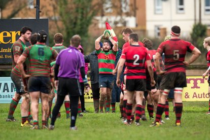 DEE BETTERED BY LEAGUE LEADERS