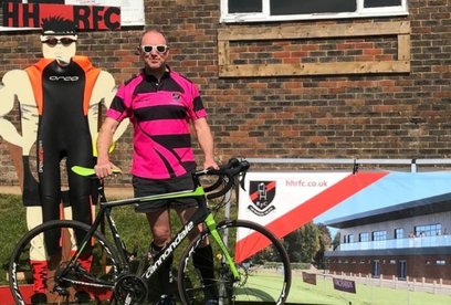 Under 11s Coach raises funds for new Clubhouse