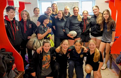 Heath U14 Girls combine with Uckfield to sneak past Horsham