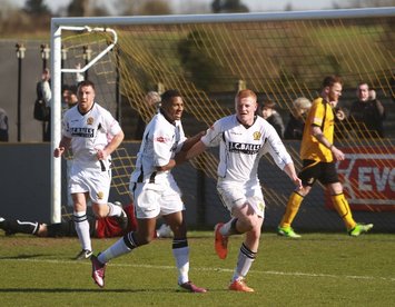 Nailers maintain play-off push