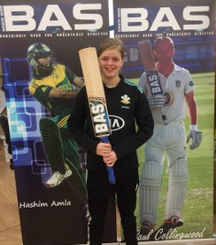 Llama Amy Gordon selected for Surrey Stars squad
