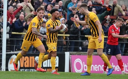 Wright beauty earns away point