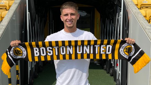 United recruit attack-minded Ward