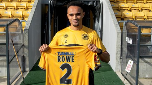 United recruit defender Rowe