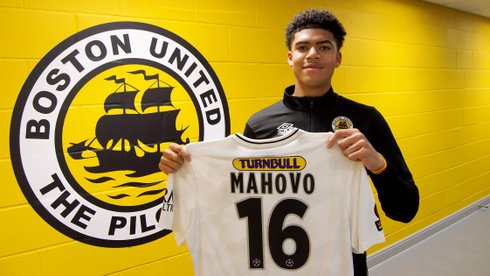 United sign defender Mahovo