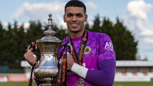 Goalkeeper Gregory signs new deal