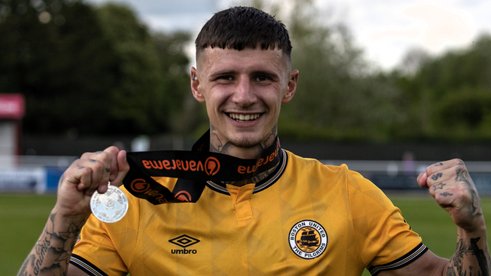 Nicholson completes United return